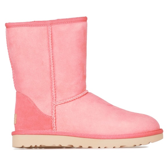 Ugg Blossom Pink Classic Short II, Size 7. In good preowned condition. - Picture 2 of 13